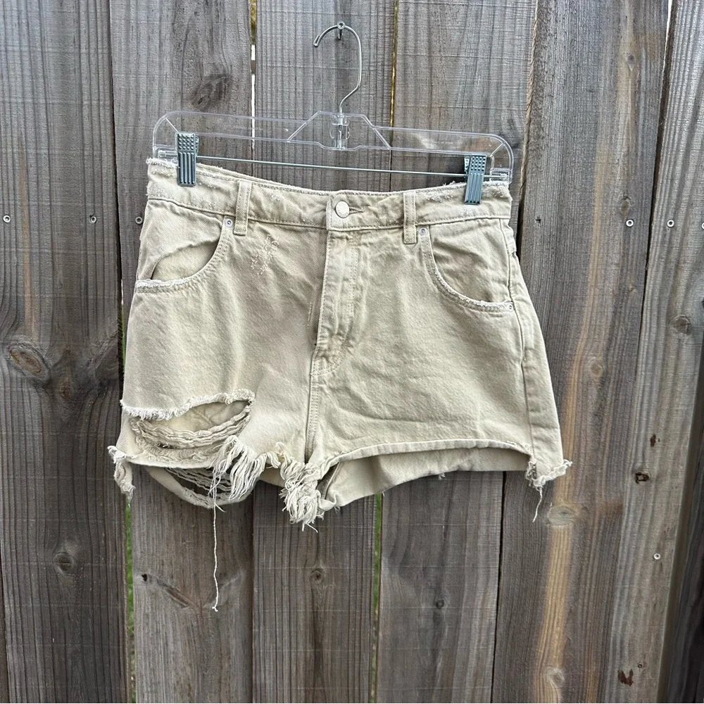 ROLLA’S Dusters Distressed Denim High Rise Slim Shorts Layla Stone Size 28 GUC